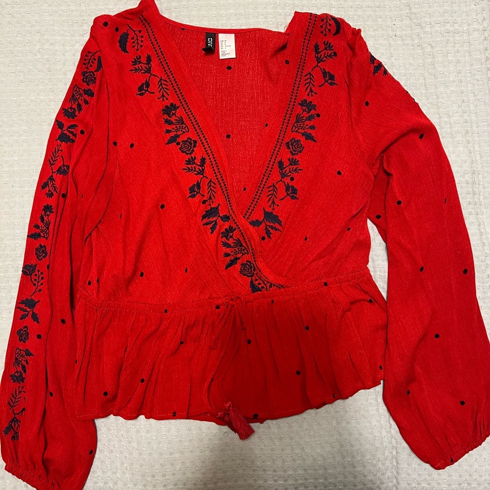 H&M Size 8 (US) Red Floral Design Blouse